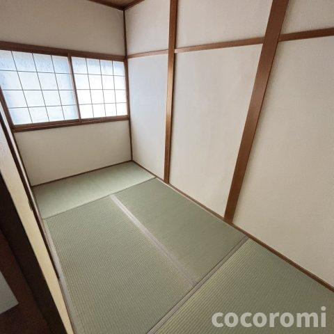 石原町車庫付き貸家の和室