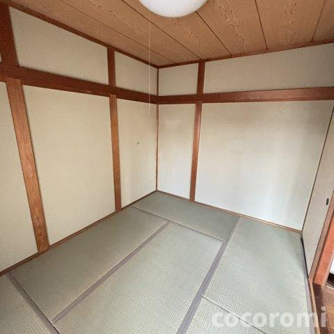 石原町車庫付き貸家の和室