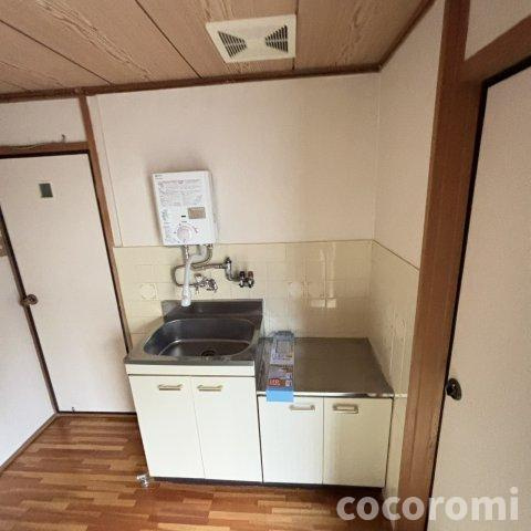 石原町車庫付き貸家のキッチン