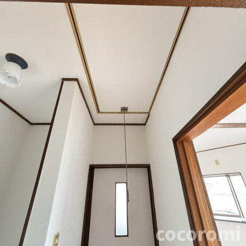 石原町車庫付き貸家の内装