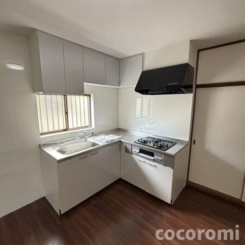 石原町車庫付き貸家のキッチン