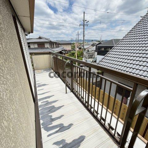 東香里南町貸家のバルコニー