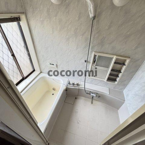 東香里南町貸家の浴室