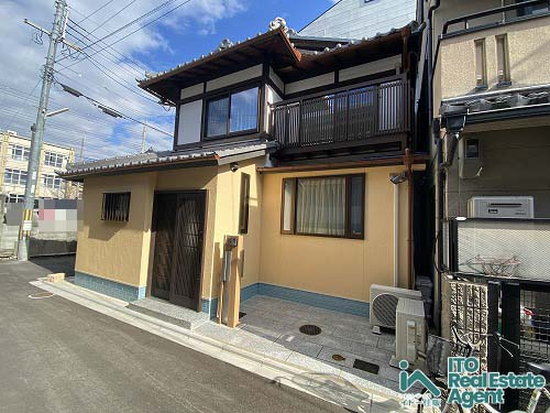 吉田中阿達町 京町家の外観