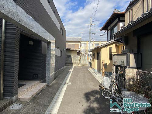 吉田中阿達町 京町家の前面道路含む現地写真