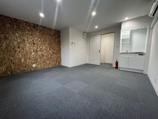 黒原城内町ガレージハウスの洋室