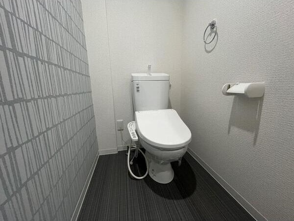 黒原城内町ガレージハウスのトイレ
