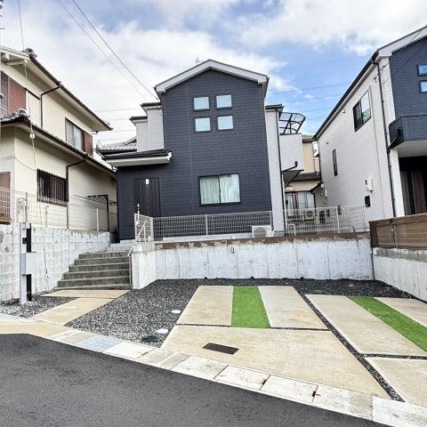 大住仲ノ谷車庫付戸建ての外観