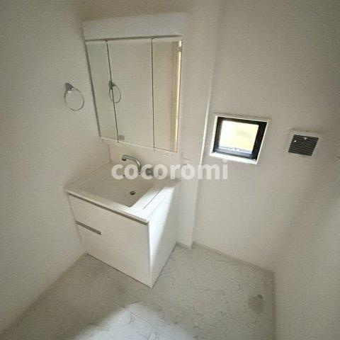 大住仲ノ谷車庫付戸建ての洗面所