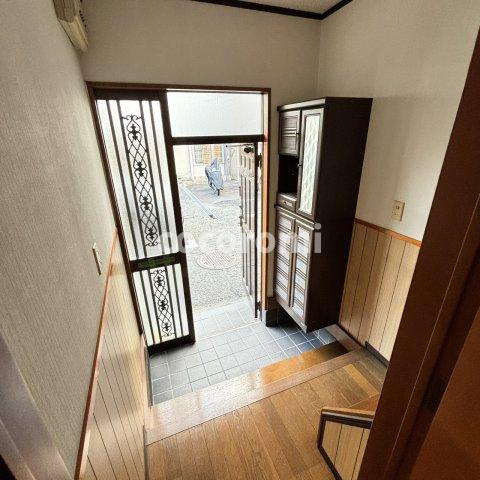 金田町貸家の玄関