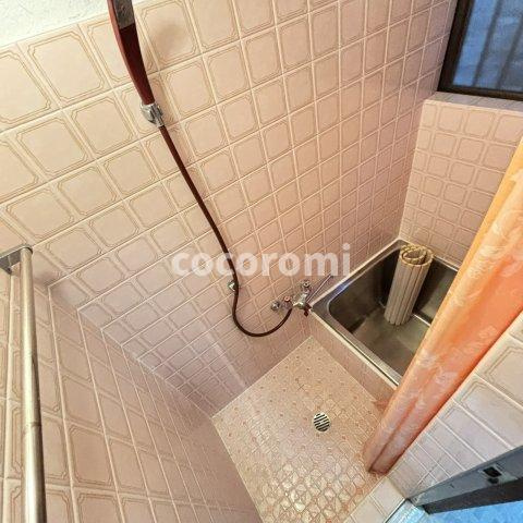 金田町貸家の浴室