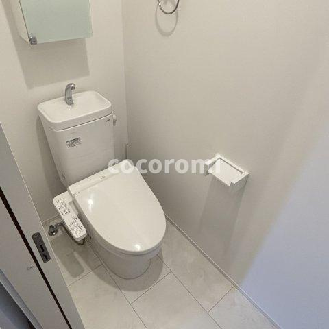 私部西車庫付き戸建てのトイレ