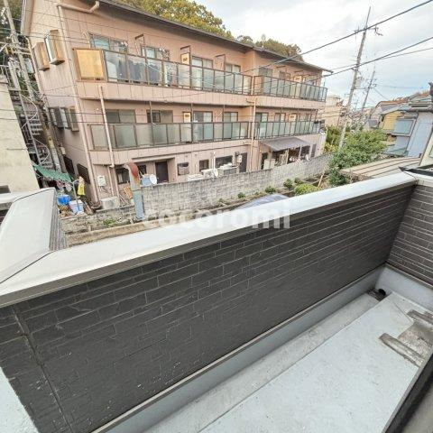宮之下町車庫2台付き戸建てのバルコニー