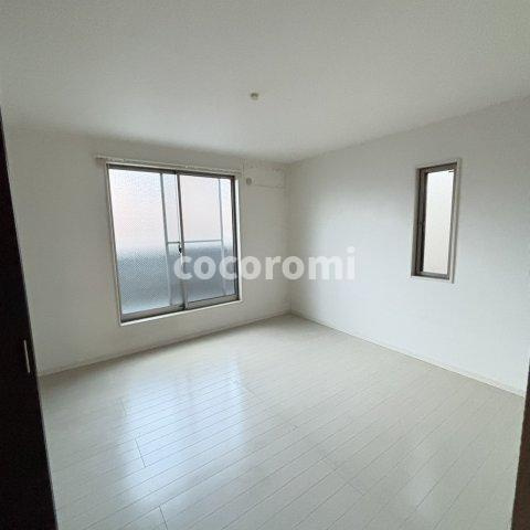 宮之下町車庫2台付き戸建ての洋室