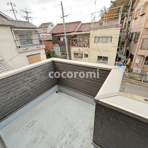 宮之下町車庫2台付き戸建てのバルコニー