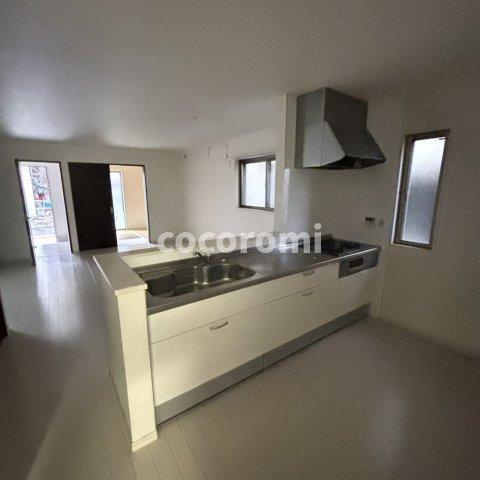 宮之下町車庫2台付き戸建てのキッチン