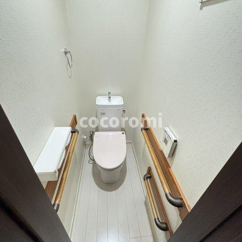 宮之下町車庫2台付き戸建てのトイレ