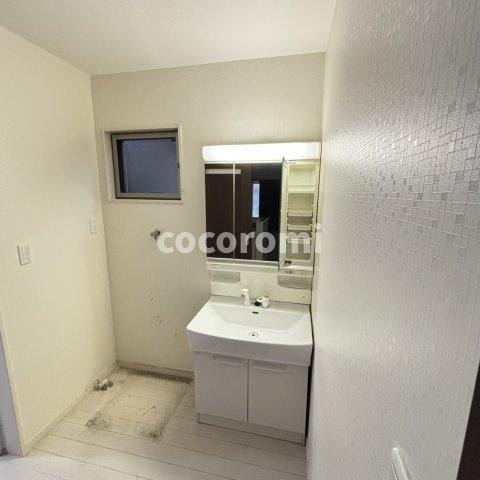 宮之下町車庫2台付き戸建ての洗面所