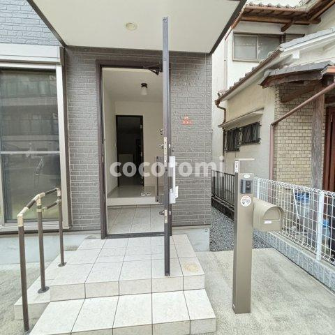 宮之下町車庫2台付き戸建てのエントランス