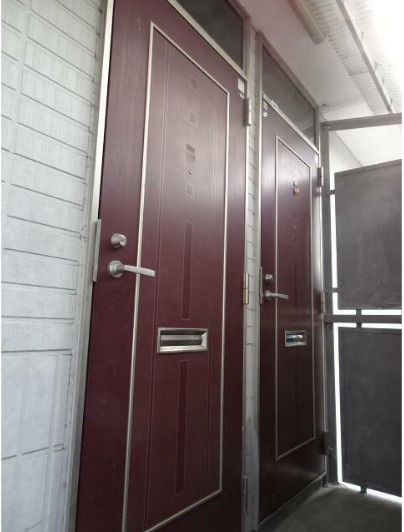 メゾンハウス　メゾネット　角部屋　閑静な住宅街のエントランス