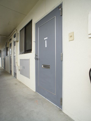 【セキュリティ】 | カヌマヒルズ | しっかりとした玄関です。