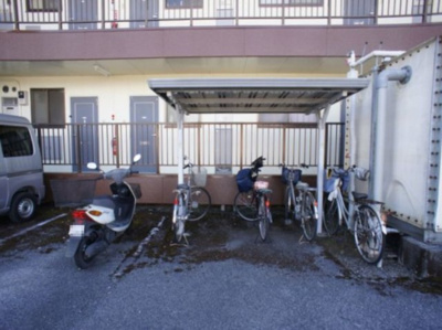 【その他共用部分】 | カヌマヒルズ | 屋根付きの駐輪場があります♪