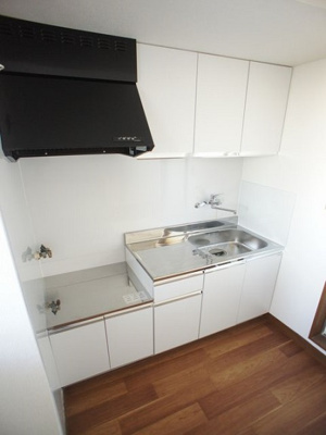 【キッチン】 | カヌマヒルズ | 便利な吊戸棚が付いています♪