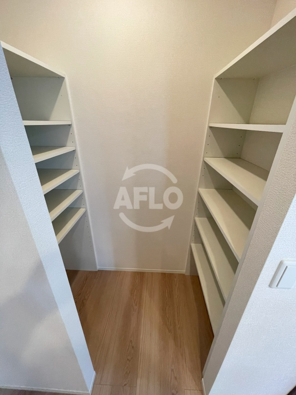 モンテゾーロ西田辺の収納|モンテゾーロ西田辺　パントリー