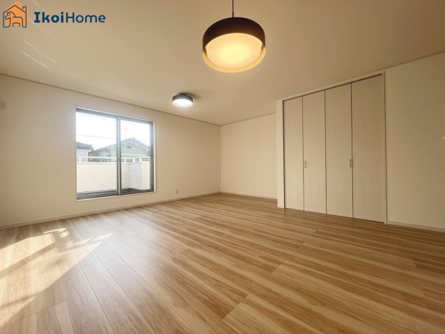 明石市大久保町大窪　新築戸建　の居間・リビング|【ホームページに現地動画掲載中】●年中無休：当日予約可●2階LDKでプライバシーも確保！