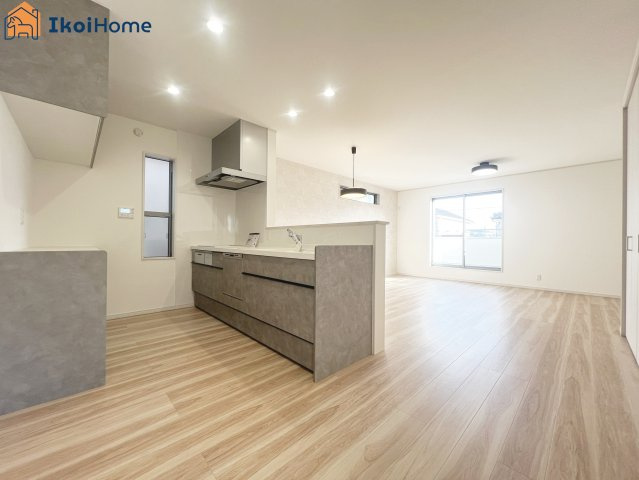 明石市大久保町大窪　新築戸建　のキッチン|【ホームページに現地動画掲載中】●年中無休：当日予約可●人気の対面式のキッチンで明るく使いやすです！