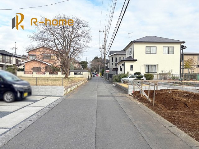 稲敷郡阿見町実穀25-P1　新築戸建て　1号棟の前面道路含む現地写真|『今から見たい！』大歓迎です♪
お気軽にＲ－ｈomeまでお問い合わせください。