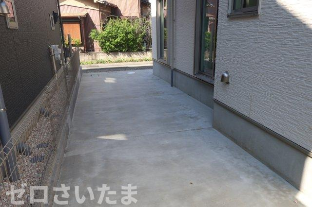 《仲介手数料無料》桜区栄和１丁目17-25新築一戸建てハートフルタウンの駐車場