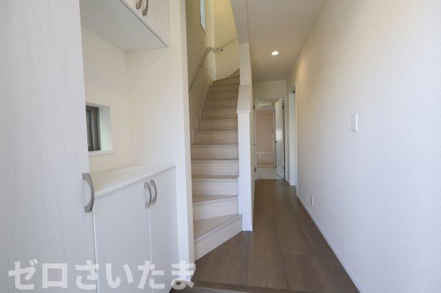 《仲介手数料無料》桜区栄和１丁目17-25新築一戸建てハートフルタウンの玄関