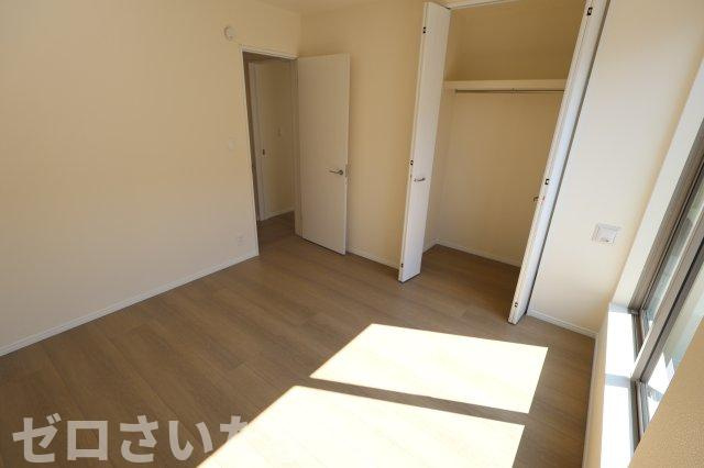 《仲介手数料無料》桜区栄和１丁目17-25新築一戸建てハートフルタウンの洋室