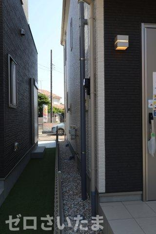 《仲介手数料無料》桜区栄和１丁目17-25新築一戸建てハートフルタウンの外観|北側隣地との境界