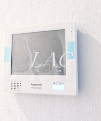 【セキュリティ】 | ル・コクリコ | モニター付きインターホンです。