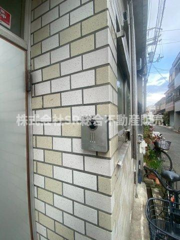 大蓮南1丁目中古テラスハウスの防犯設備|モニター付きインターホンがあり女性やお子様にも安心です！