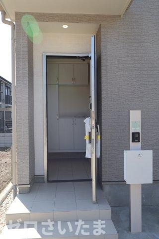 《仲介手数料無料》桜区栄和１丁目17-25新築一戸建てハートフルタウンの玄関