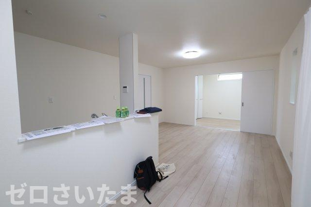 《仲介手数料無料》桜区栄和１丁目17-25新築一戸建てハートフルタウンの居間・リビング