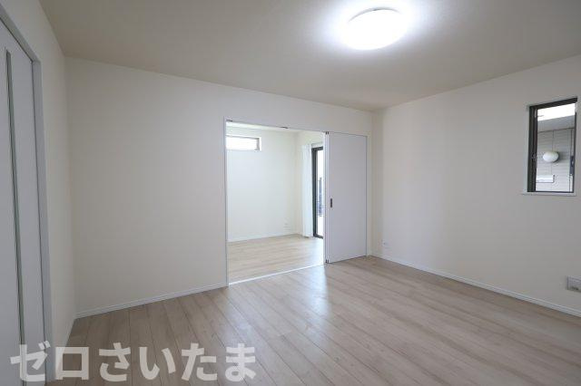 《仲介手数料無料》桜区栄和１丁目17-25新築一戸建てハートフルタウンの居間・リビング
