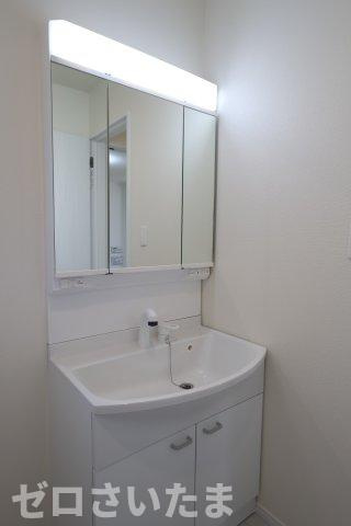 《仲介手数料無料》桜区栄和１丁目17-25新築一戸建てハートフルタウンの独立洗面台