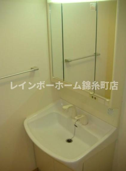 ドゥーエ国府台の独立洗面台