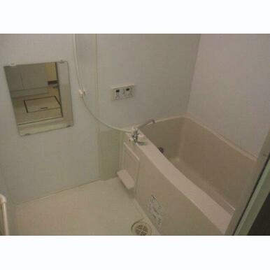 ルーラル上津壱番館の浴室|お風呂で日々の疲れを落としましょう