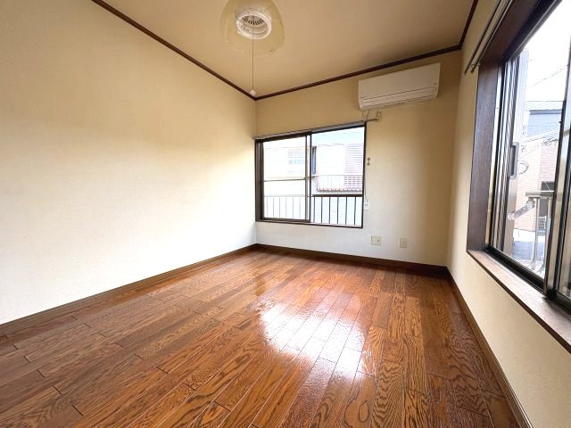 ワンハイツの居間・リビング