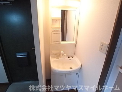 【洗面所】 | アンビエント三箇