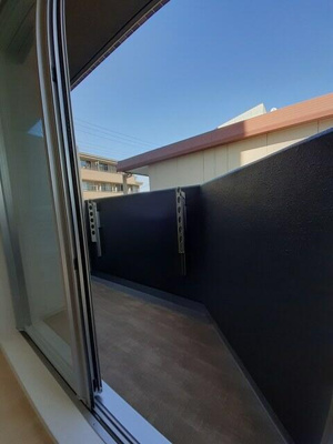 【バルコニー】 | グランドモンド羽田 | 外からの目が気にならないバルコニーで洗濯物が干せます