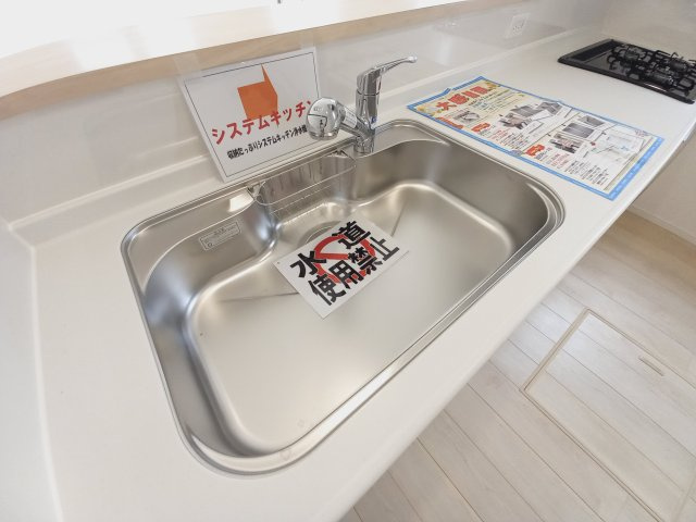 水戸市渡里町　第5のキッチン|同施工物件のシンクです。ステンレス製なので、耐久性、耐熱性に優れており、お手入れが簡単で魅力的です♪（同施工物件）