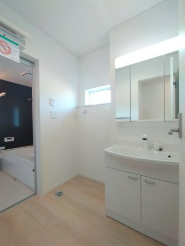 水戸市渡里町　第5の独立洗面台|洗面室～シャキット！一日を始める朝も素顔に戻る夜も、洗面室から～！（同施工物件）