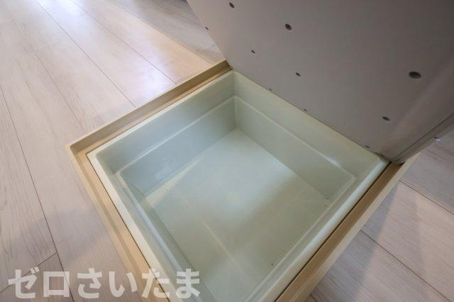 《仲介手数料無料》桜区栄和１丁目17-25新築一戸建てハートフルタウンのキッチン|床下収納あり