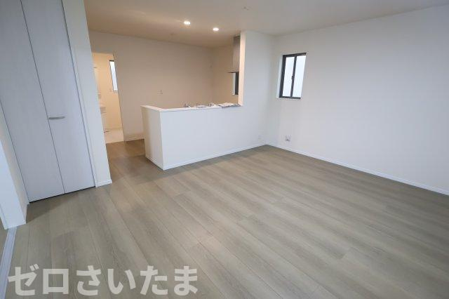 《仲介手数料無料》桜区栄和１丁目17-25新築一戸建てハートフルタウンの居間・リビング|LDK15帖